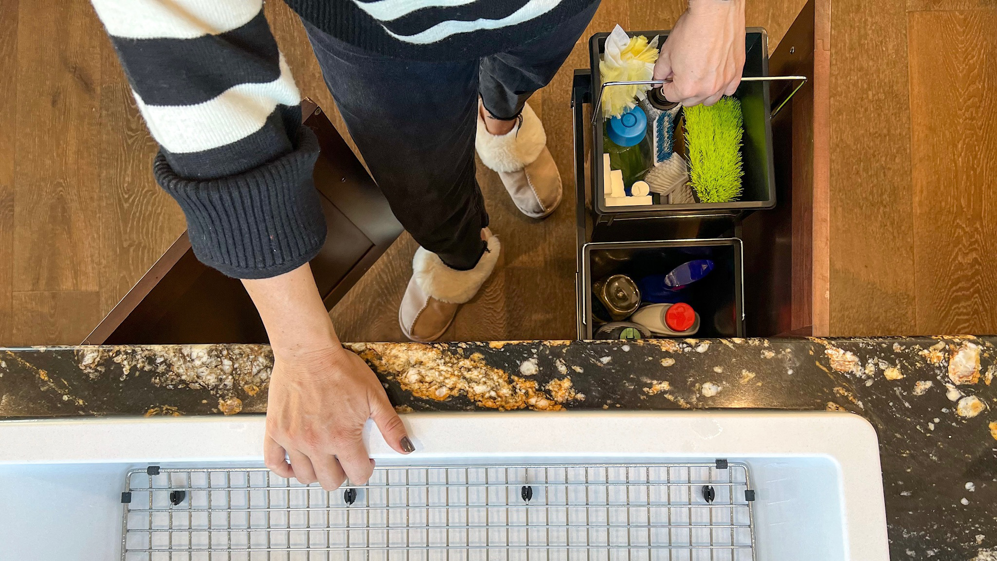 Turn chaos into calm with the BOTTON II under-sink organizer 