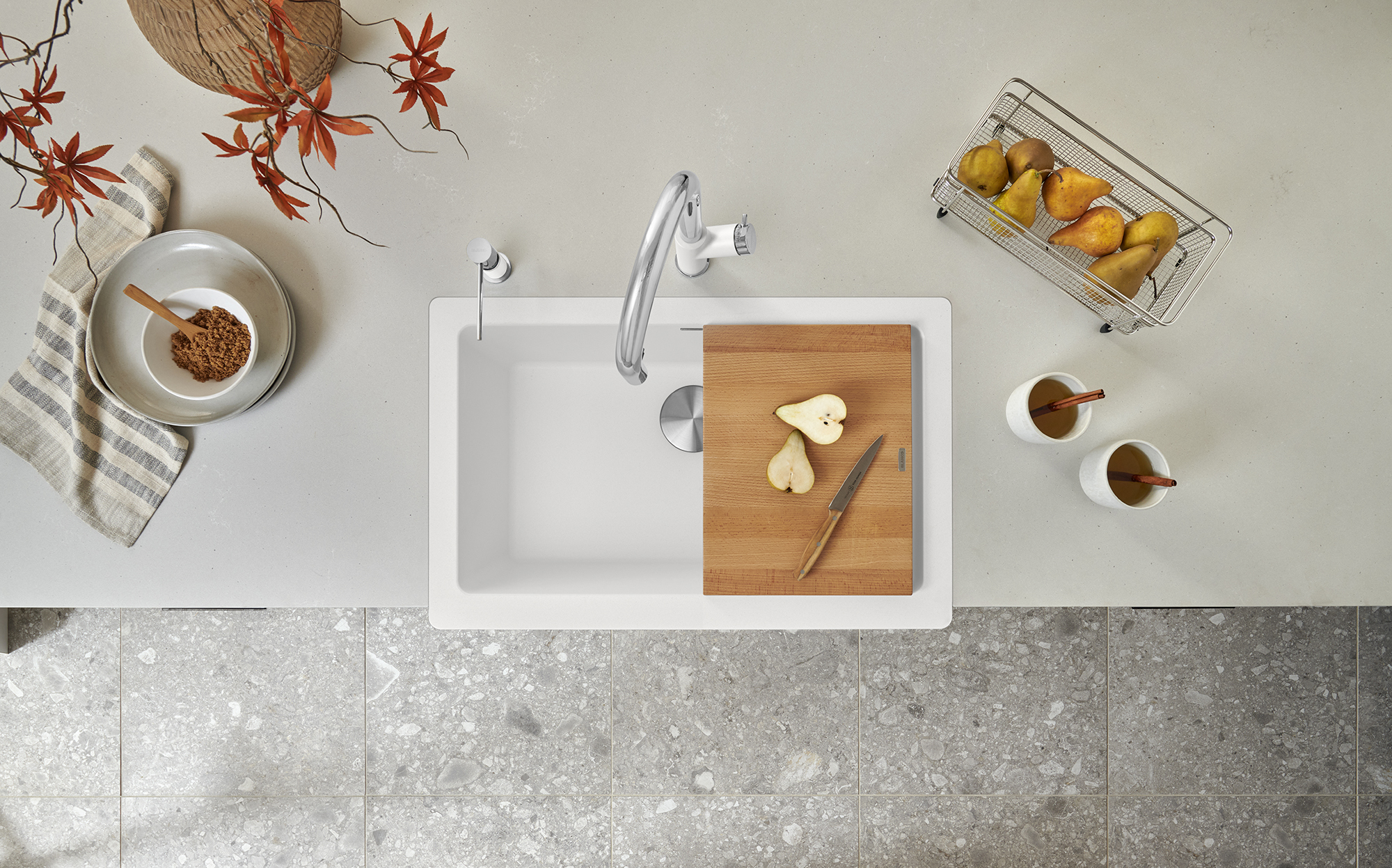 442917_402626_diamond_33-dualmount_cb_442509_empressa_semipro_pvd_442516_empressa_soapdispenser_pvd_