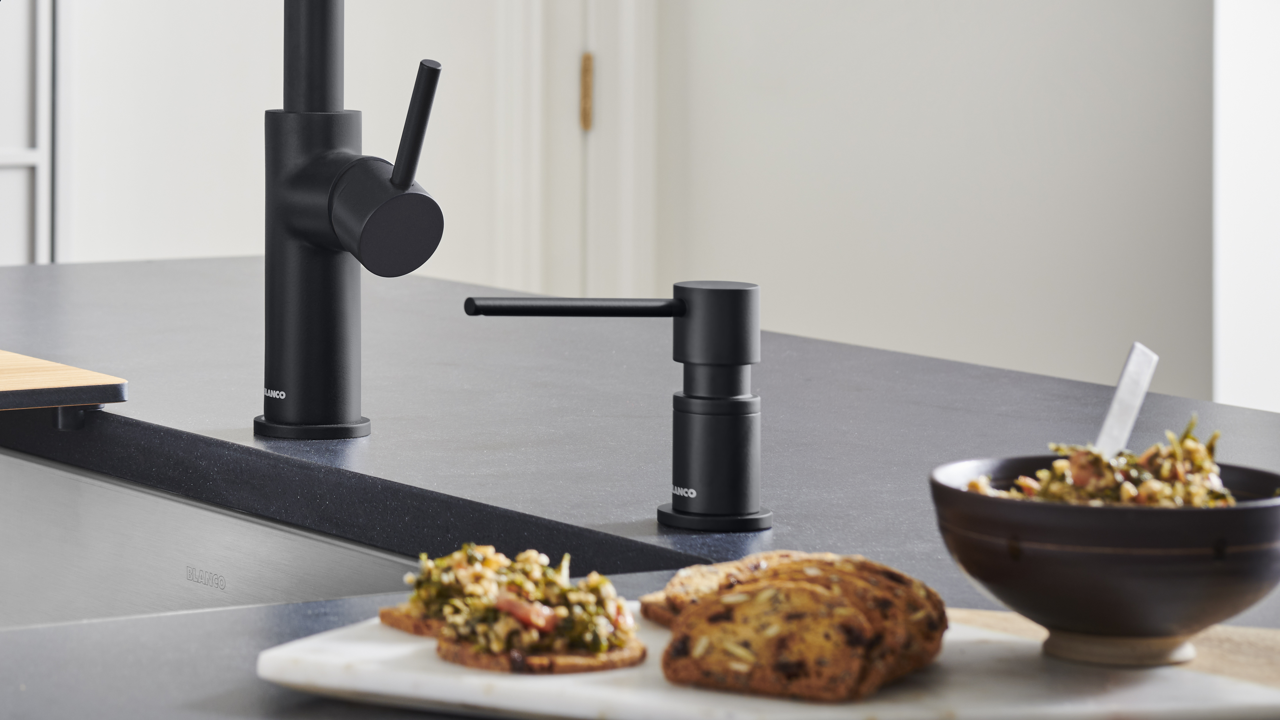 443031 LATO soap dispenser in Matte Black