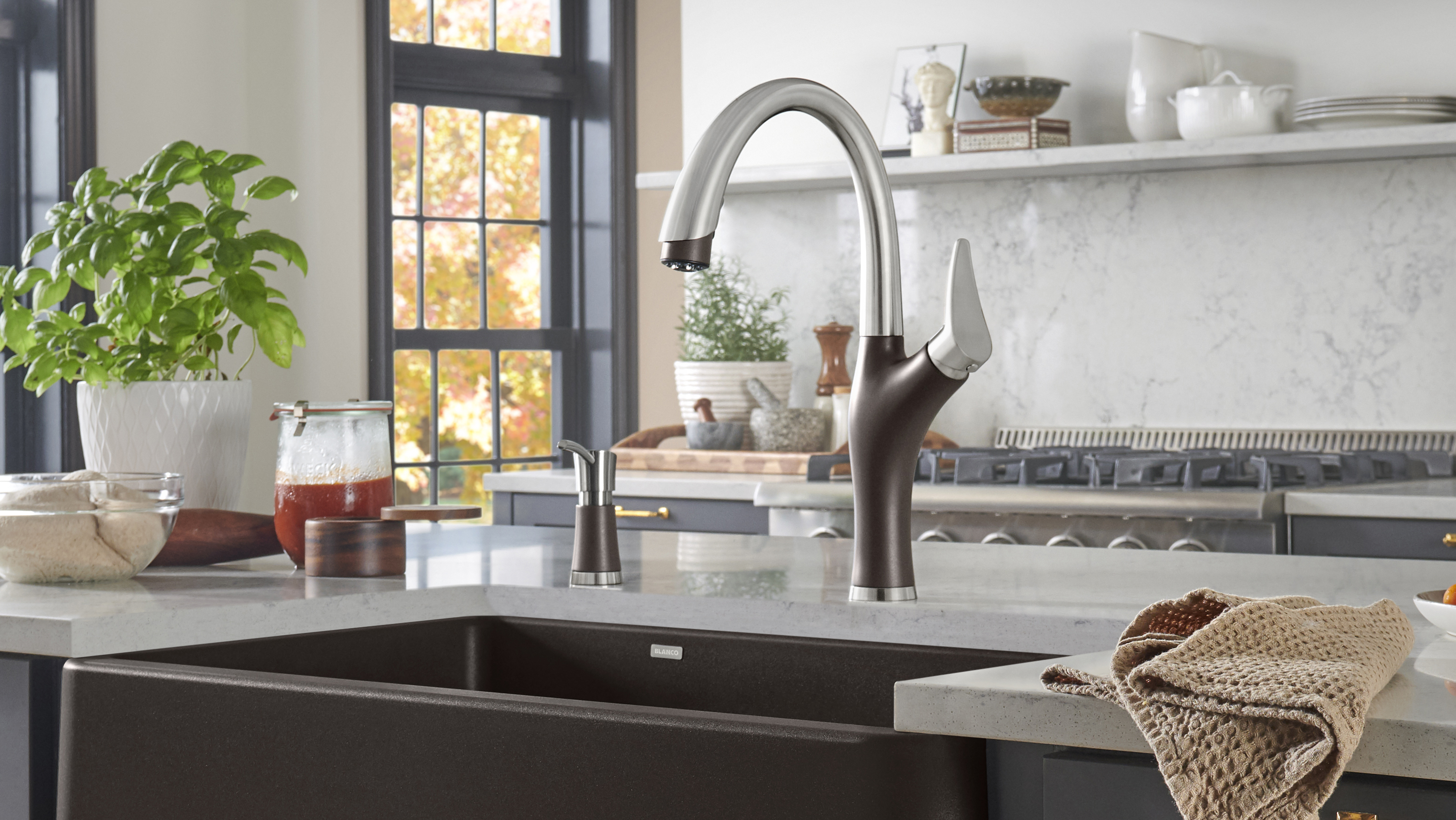ARTONA 1.5 GPM Kitchen Faucet in BLANCO cafe