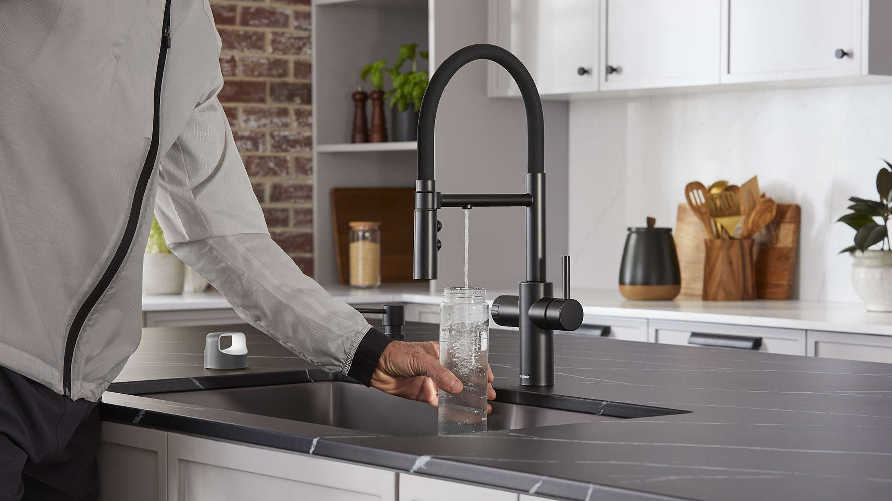 With CATRIS Flexo Filter Faucet, you do not have worry about installing a separate filtration system