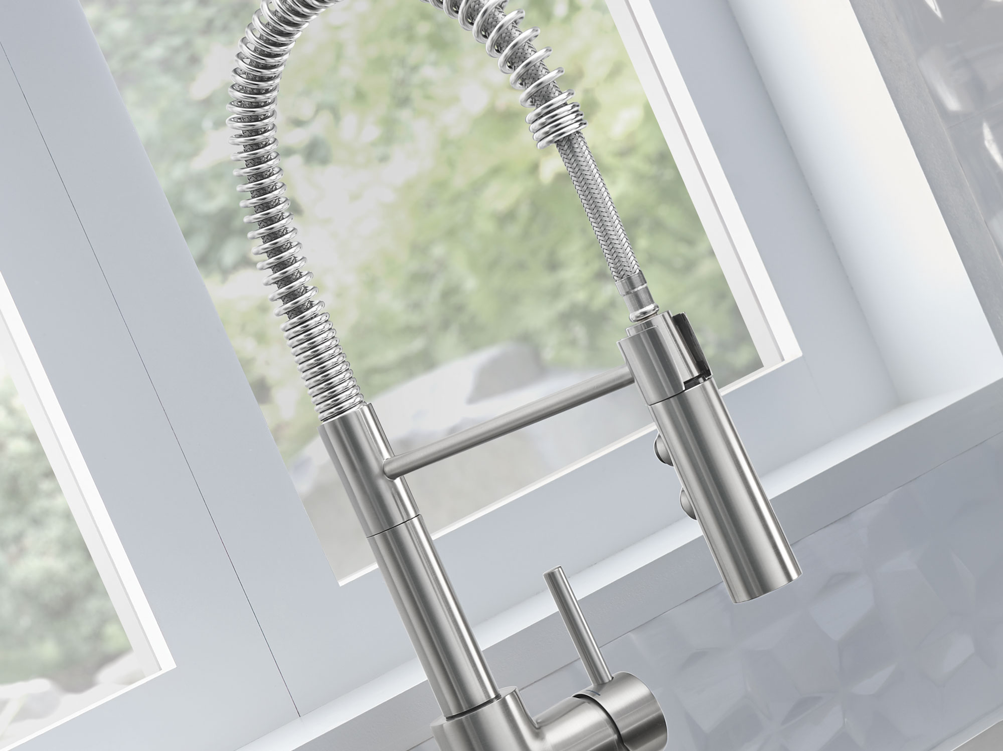 The BLANCO CATRIS offers a modern interpretation of the industrial look