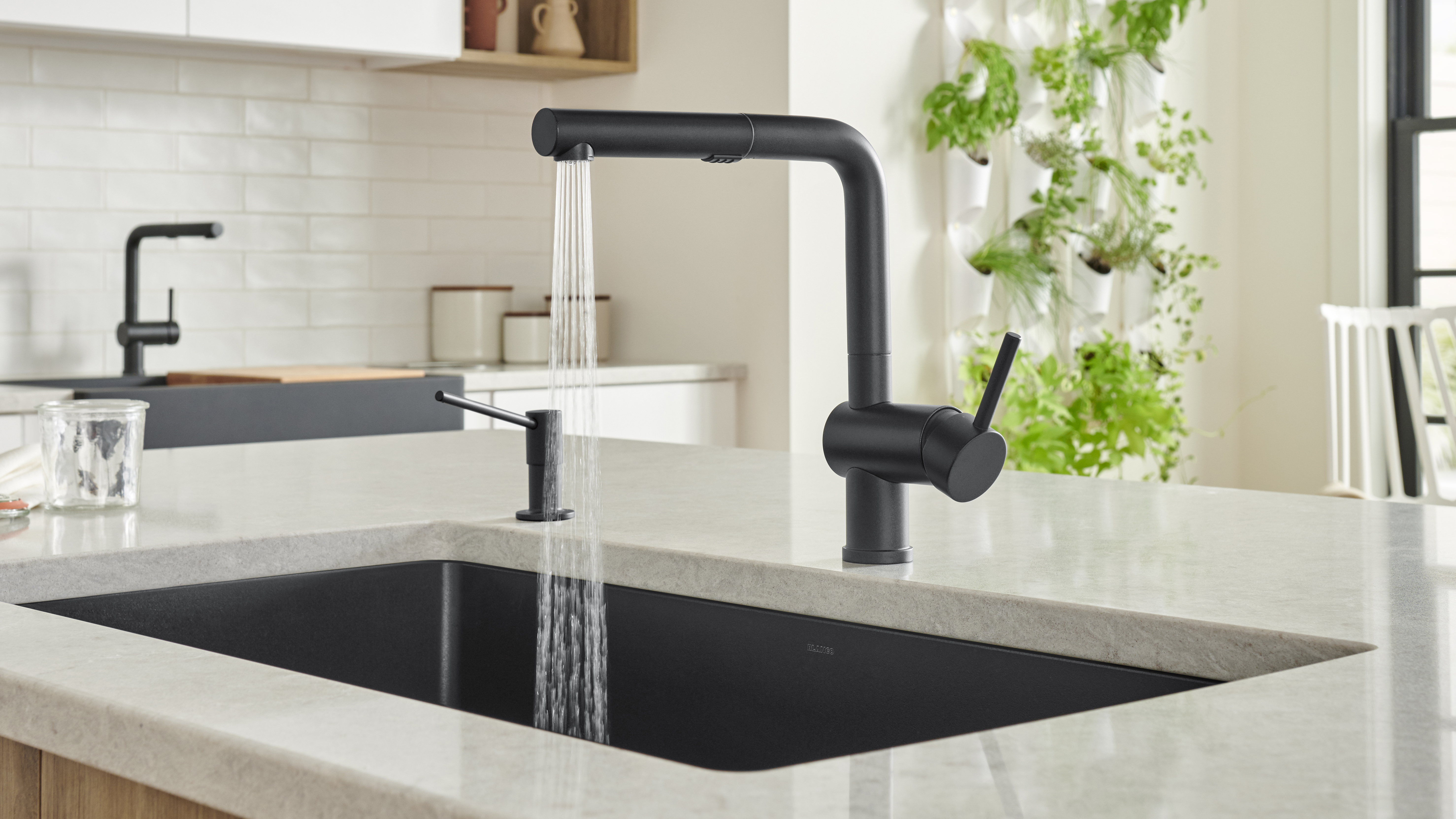 LINUS 1.5 GPM Kitchen Faucet in BLANCO coal black