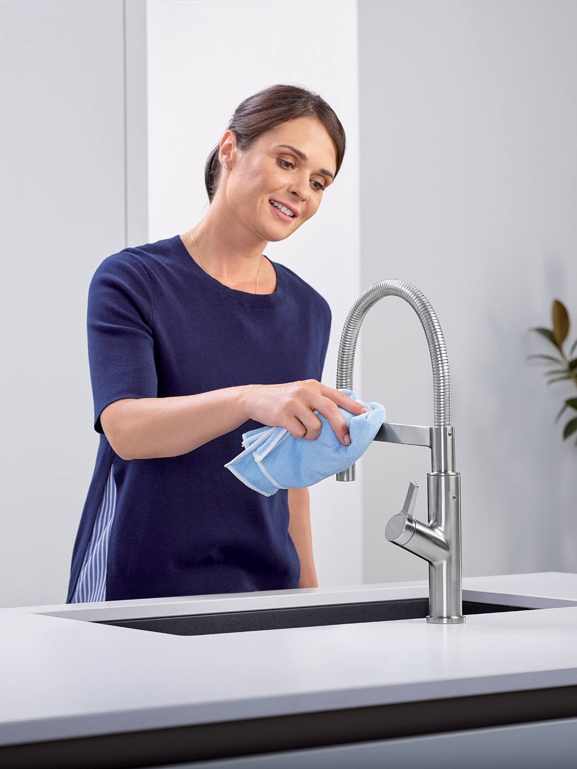 Cleaning your kitchen faucet can be very easy if you follow these 5 tips from BLANCO
