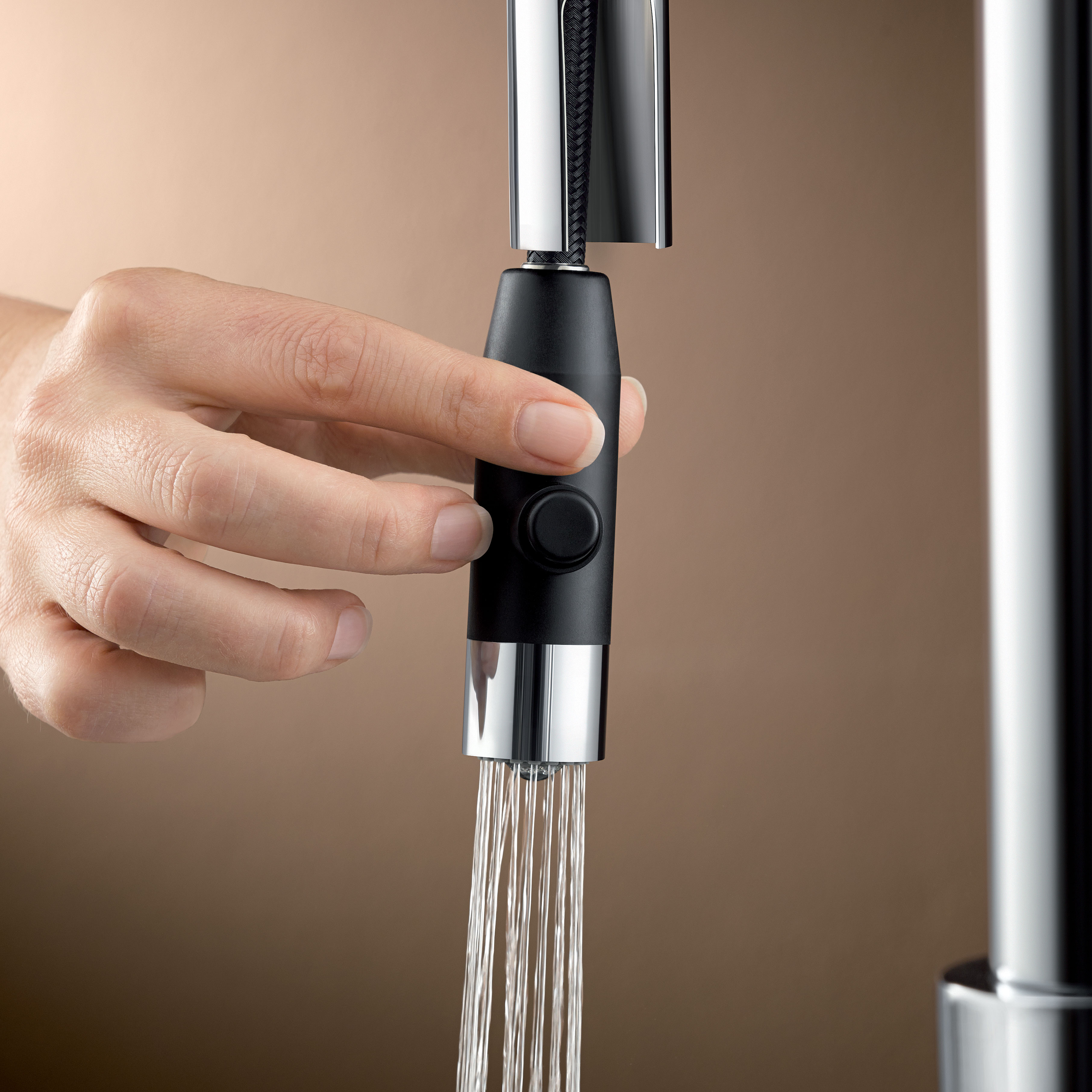 BLANCO URBENA hidden spray button