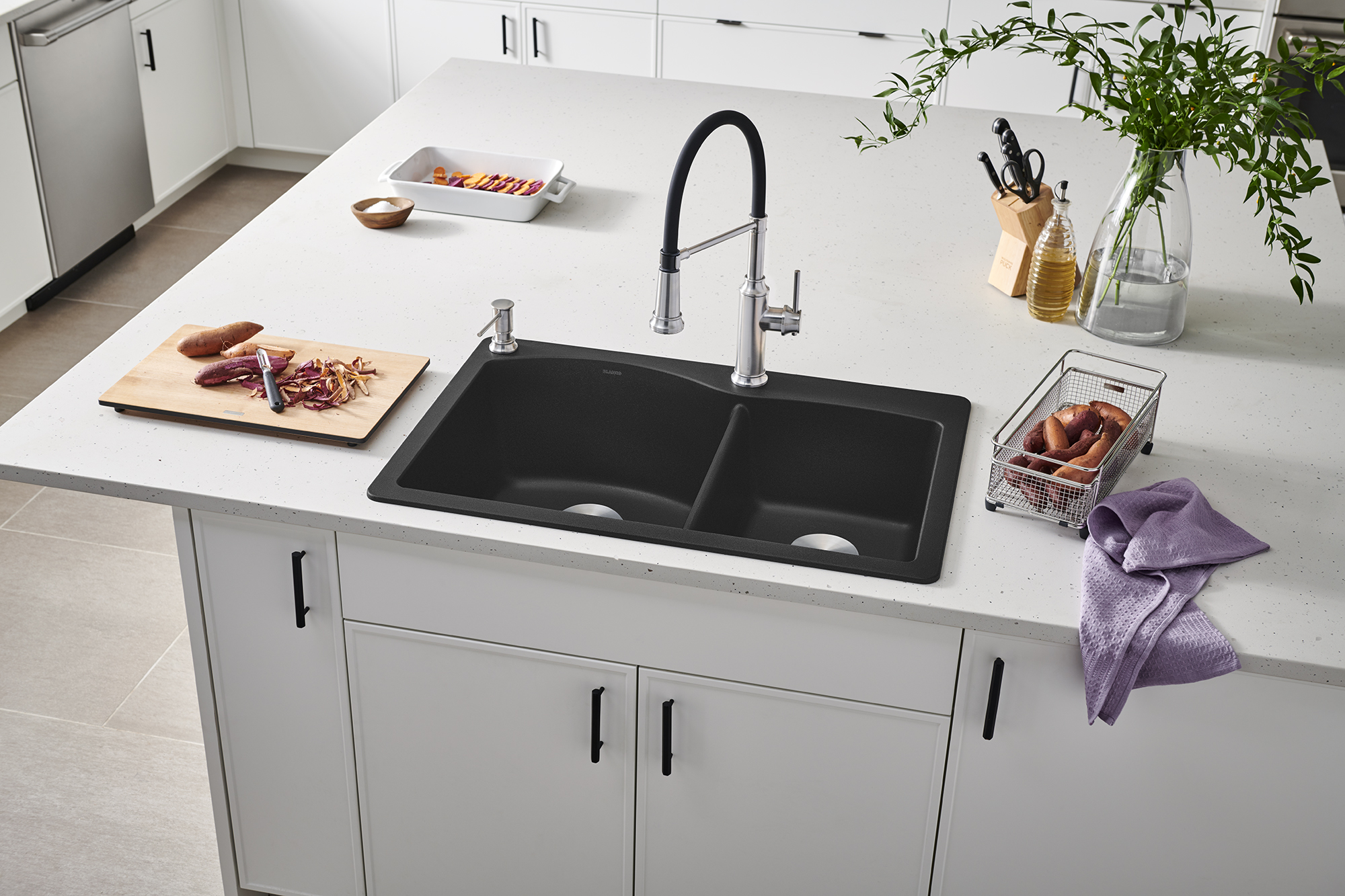 440215_400060_diamond_33-60-40 -dualmount_an_442509_empressa_semipro_pvd_442517_empressa_soapdispens