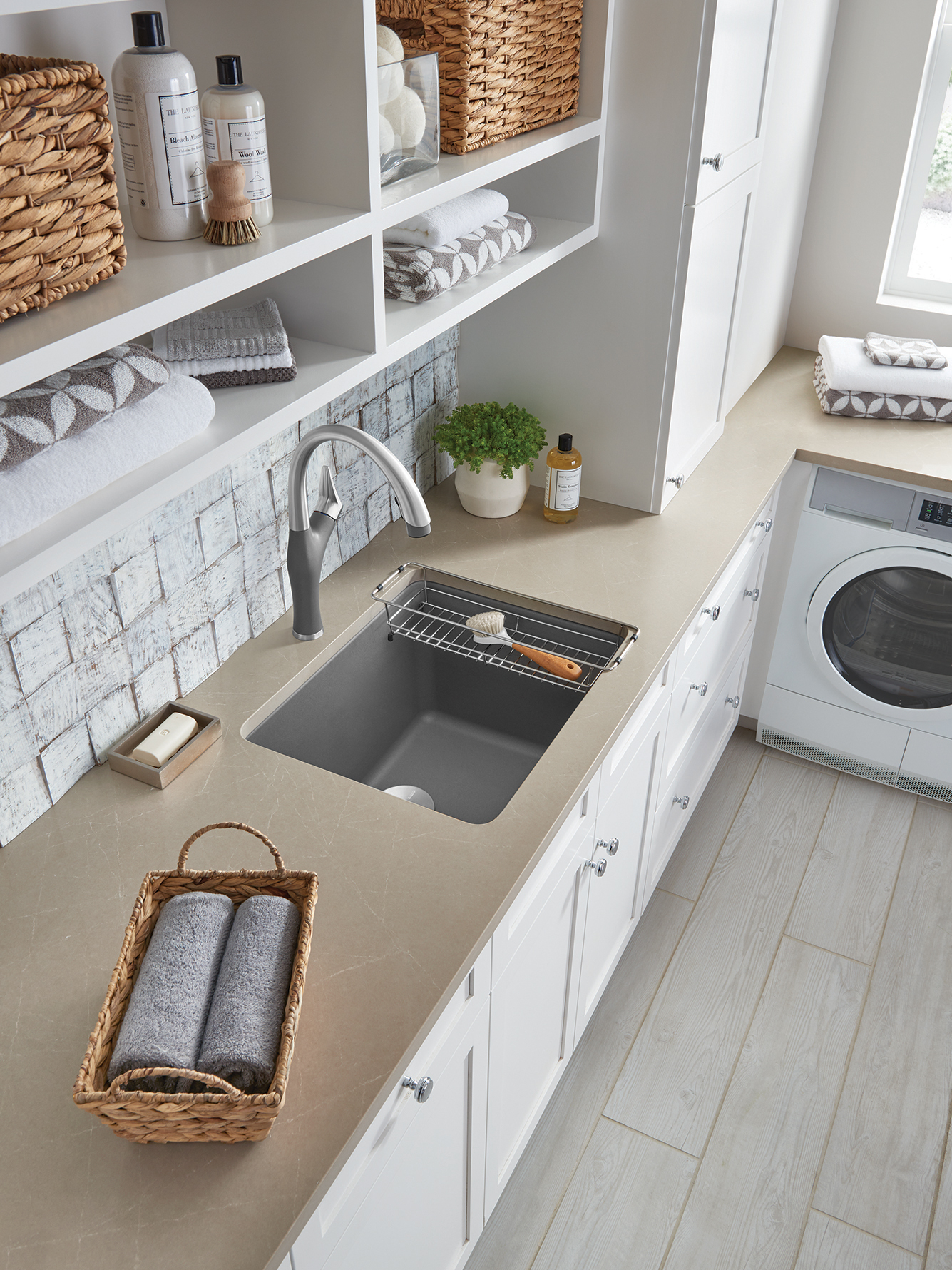 401906_Liven_MG_442026_Artona_SSMG_401952_LaundryRack_BS