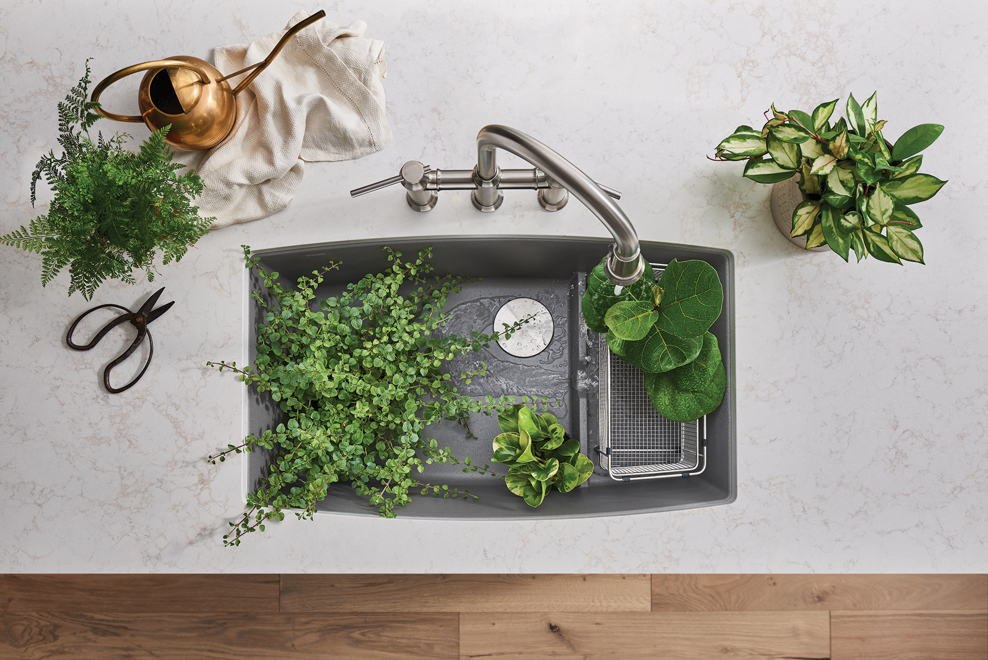 442077_401840_diamond_32_50_50_lowdivide_mg_442676_rivana_semipro_pvd_442680_rivana_soapdispenser_pv