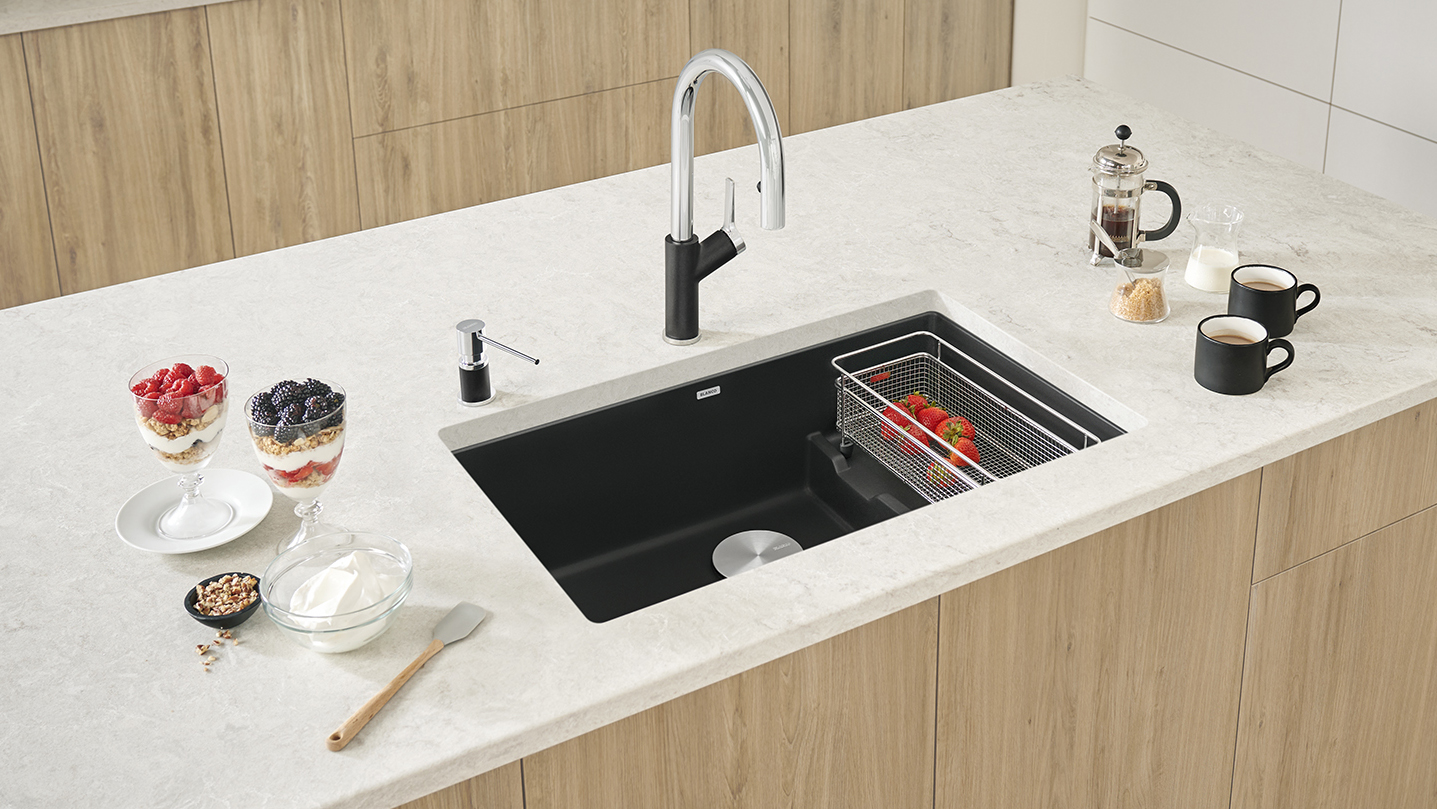 PRECIS Cascade Sink in Coal Black