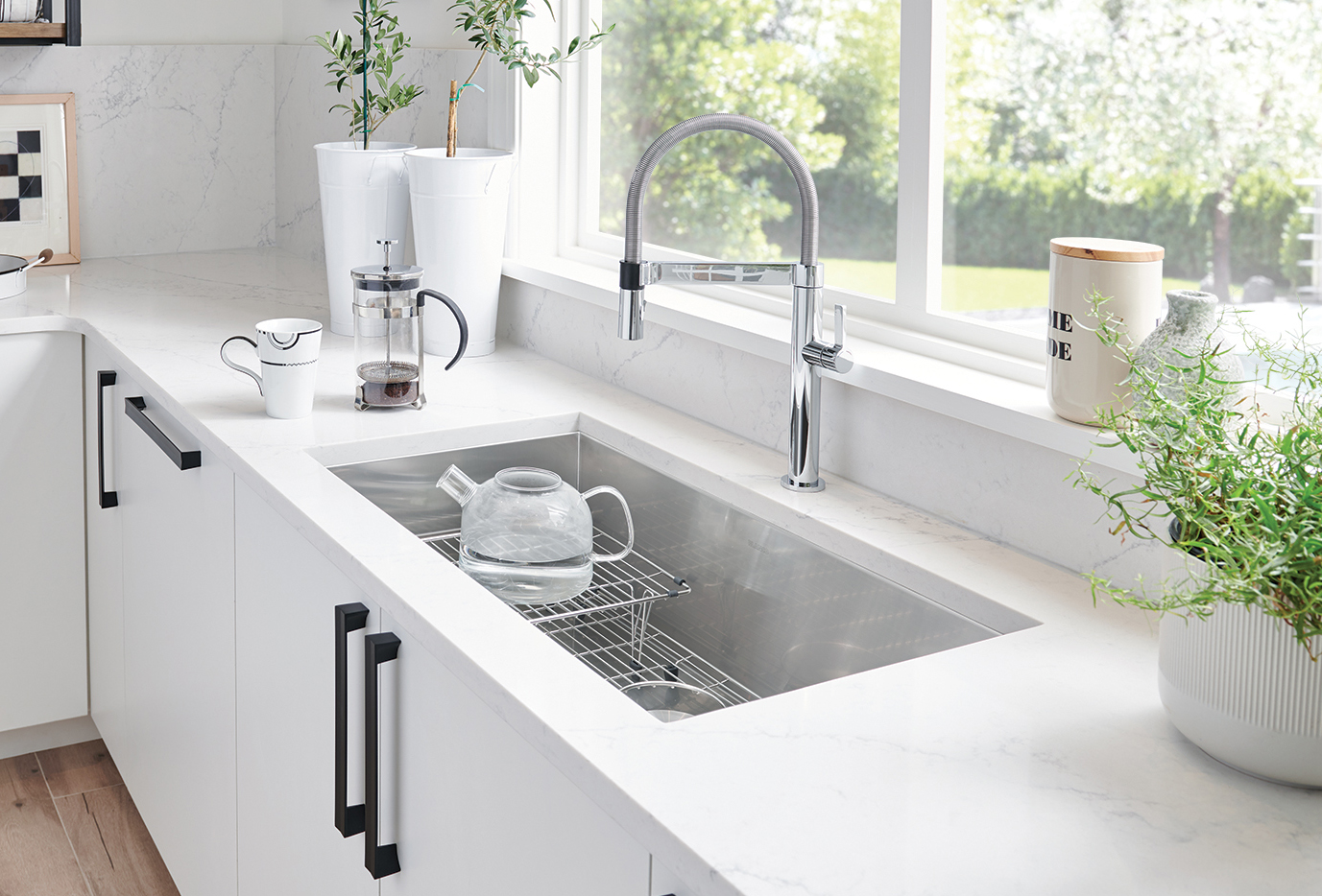 401248_Quatrus_USuperSingle_401567_CulinaMini_Ch_402125_Grid_406346_ElevatedGrid_BS_Web