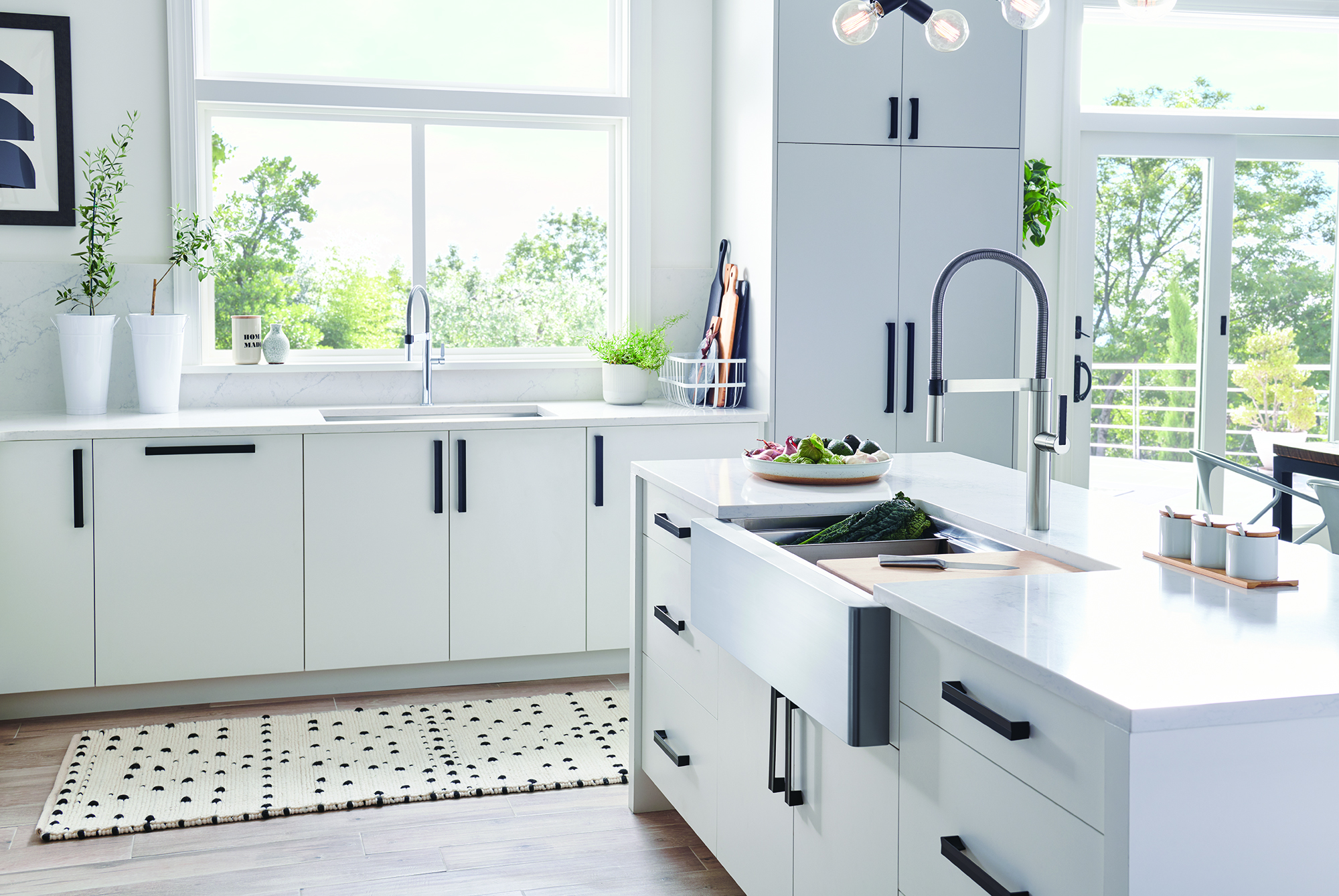Quatrus Sinks feature ergonomic details