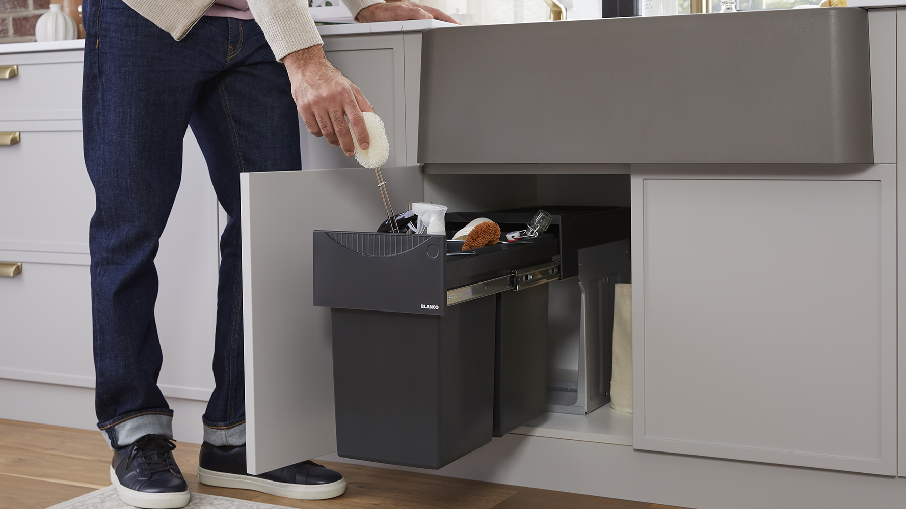 Discover the perfect solution for keeping your space tidy and maximizing storage with the BOTTON II 