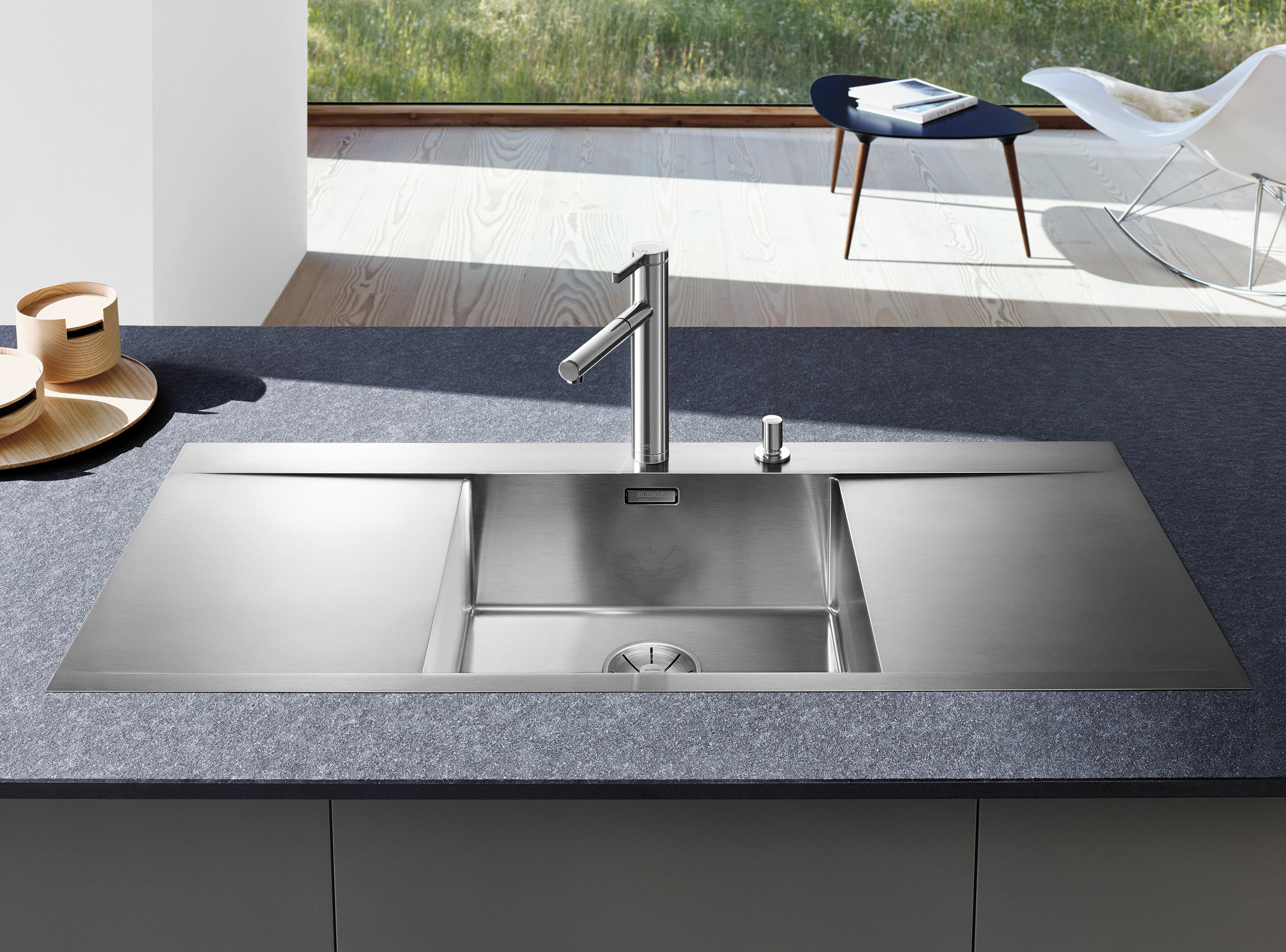The exclusive Blanco Flow-IF sink line is a highly impressive confirmation of design competence.