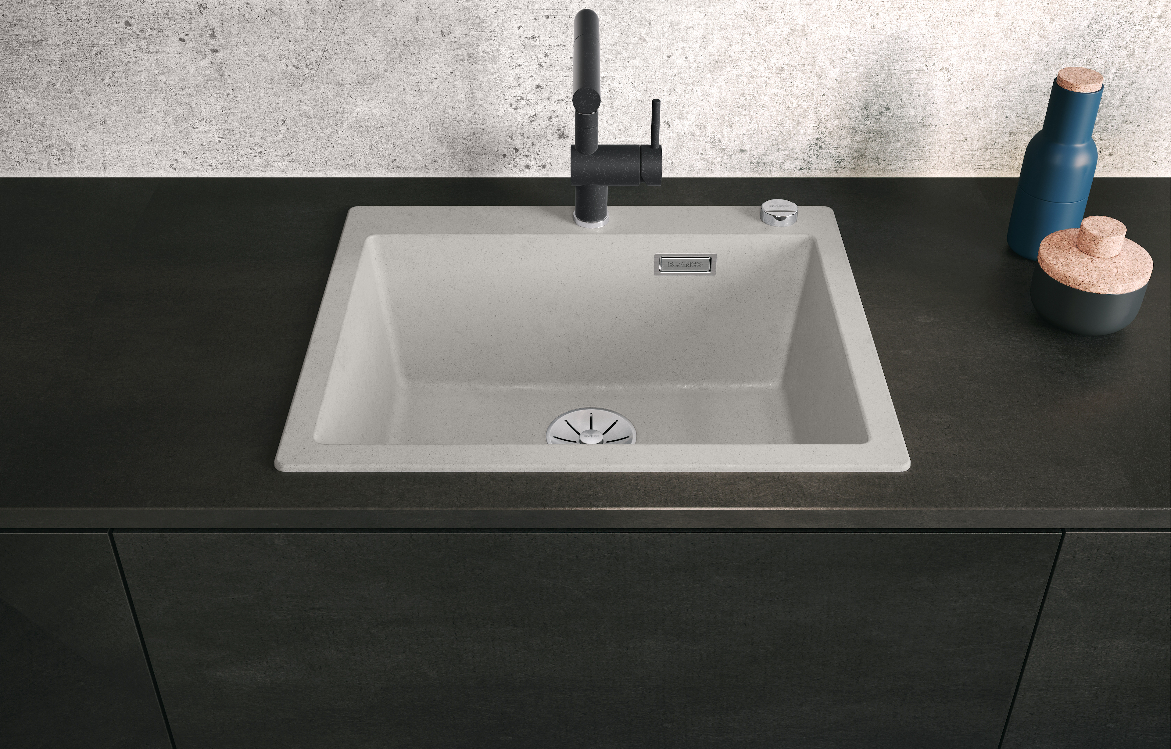 BLANCO PLEON ist die ideale Ergänzung für die Küche mit Loft-Charakter und ihrem besonderen Charme. 