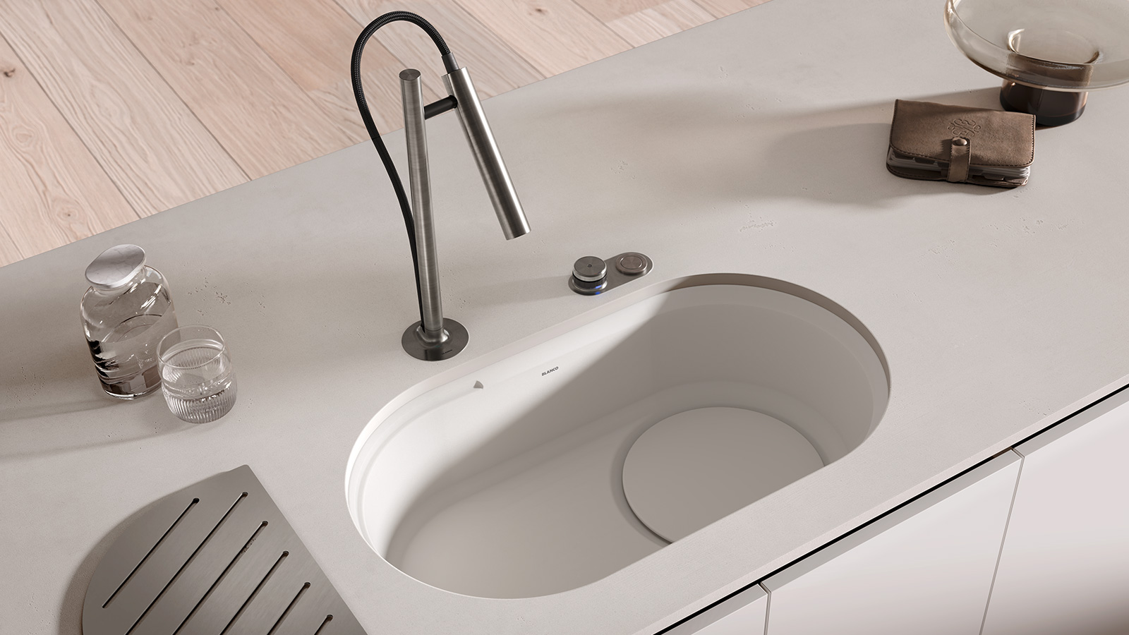 BLANCO’s OOVALON / LUNEOO UNIT embodies sculptural artistry and pure design expression.
