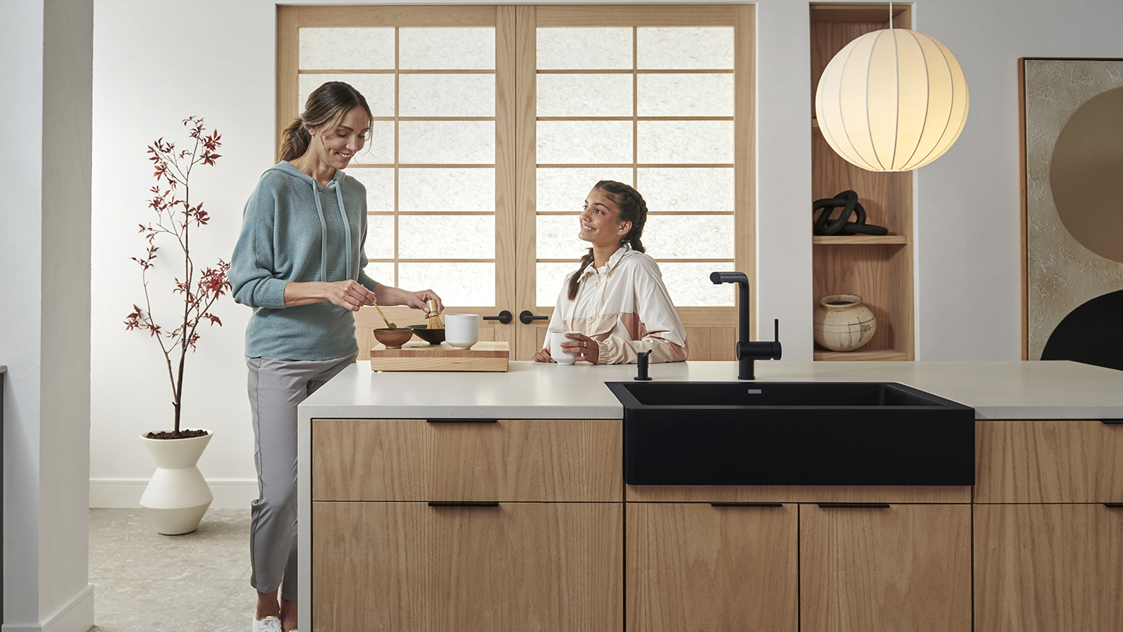 526545_402588_vintera_30-farmhouse_cb_526374_linus_cb_402572_torre_soapdispenser_cb_lifestyle_12