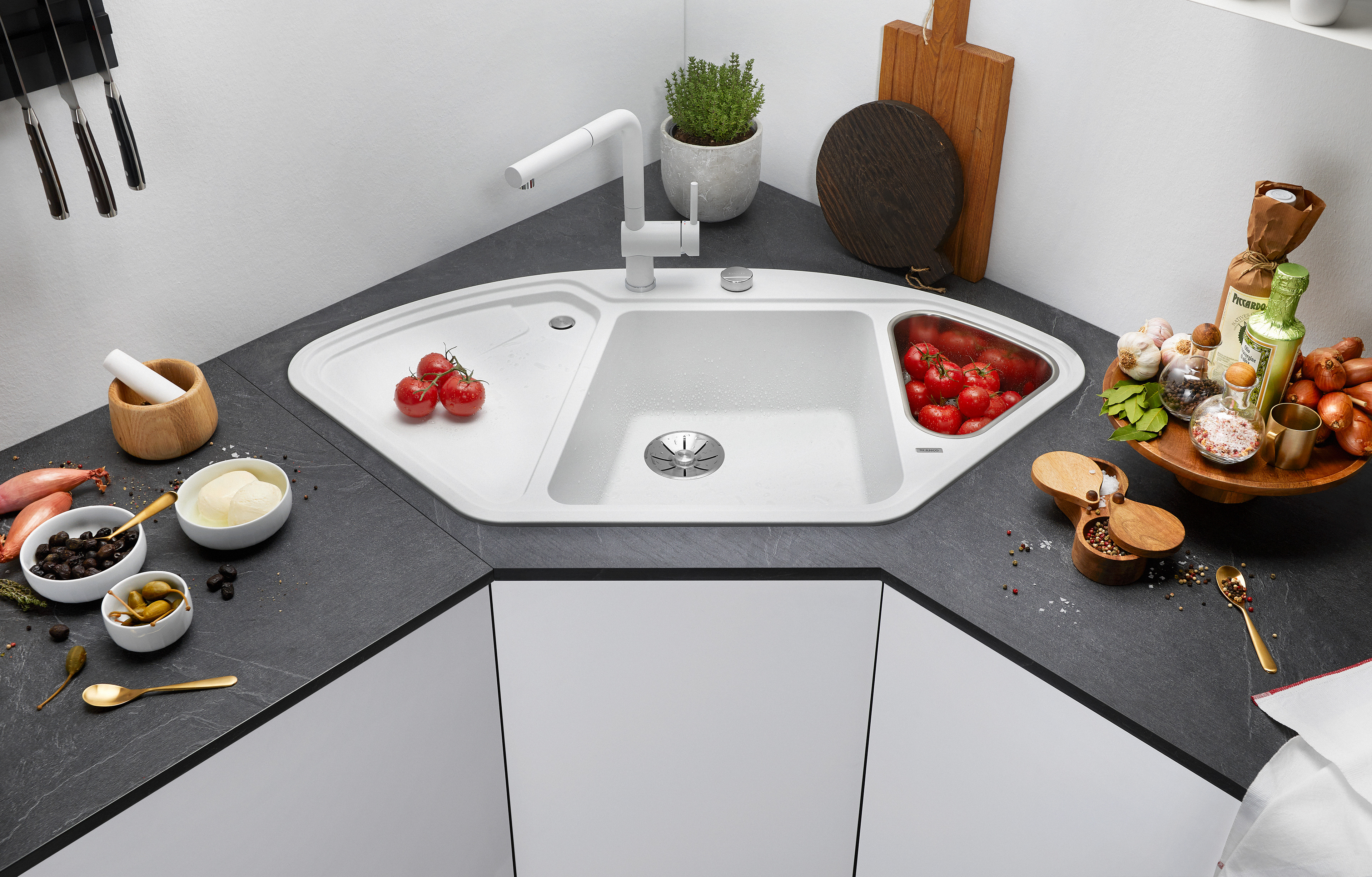 BLANCO corner sinks are miracles of compact design for small kitchens