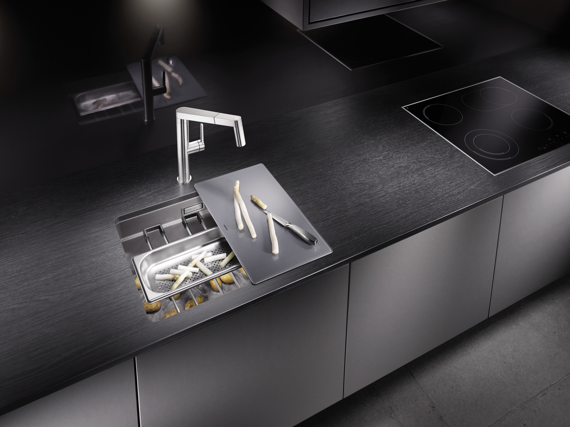 Ingenious multi-level bowl with appealing features