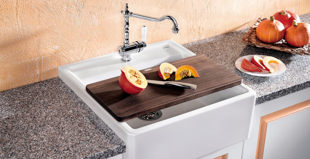 The BLANCO PANOR sink in white