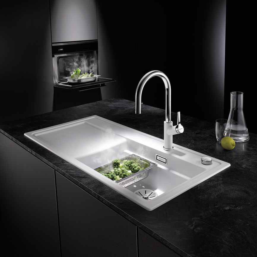 : Steam cooking containers are easy to attach in the XL BLANCO ZENAR bowl.