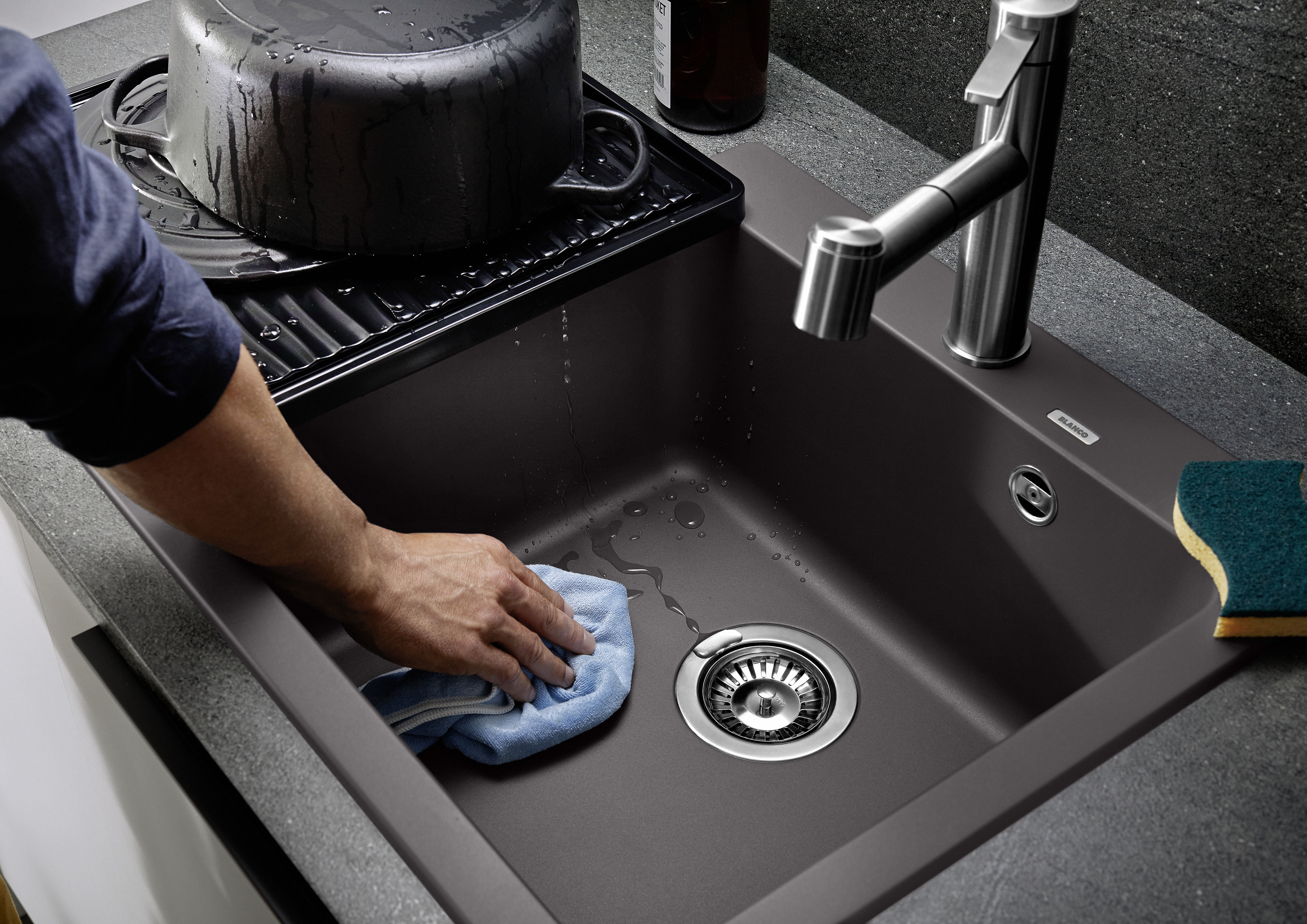 cleaning sink