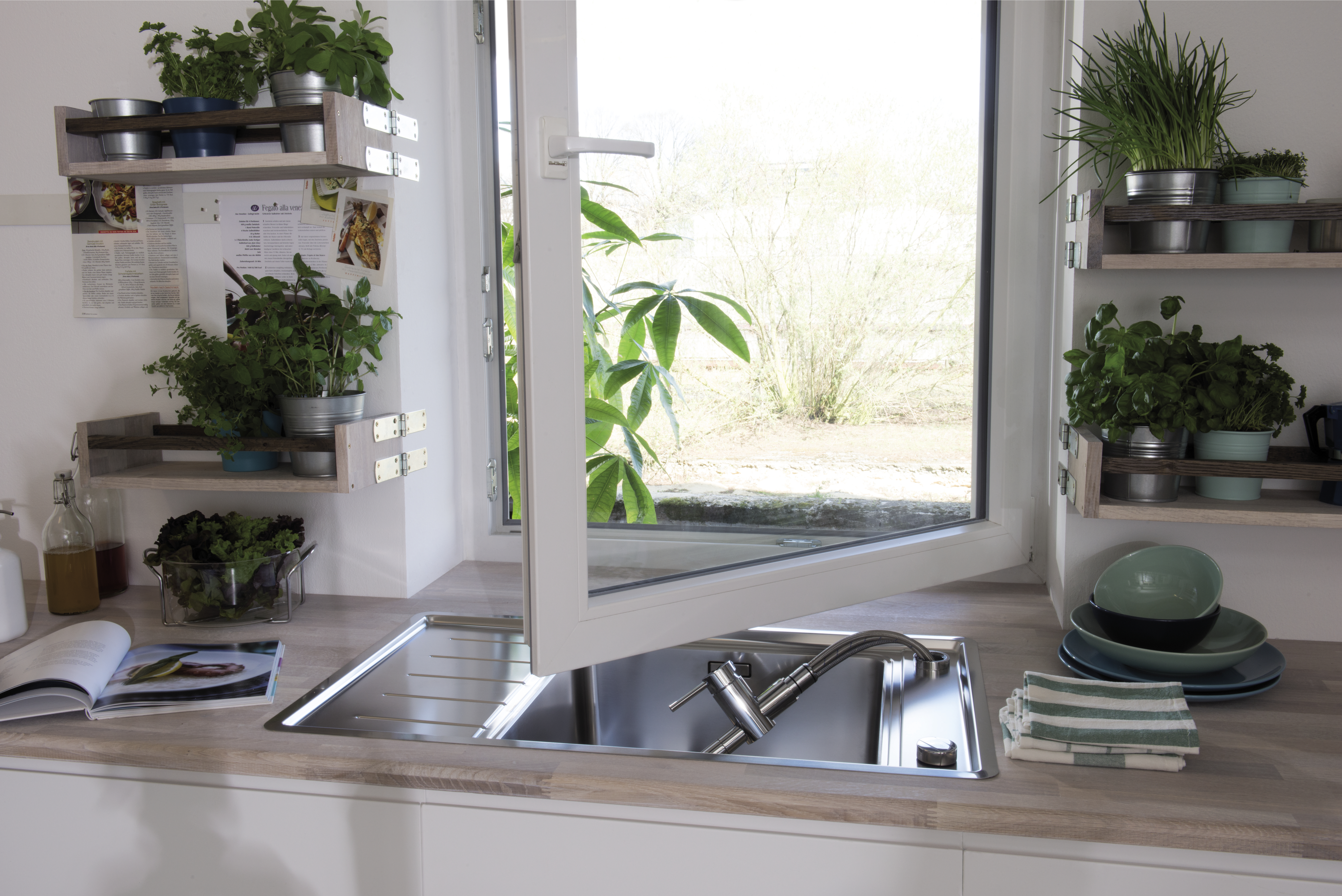 Fenster können durch BLANCO Vorfenster-Armaturen leichter geöffnet werden 