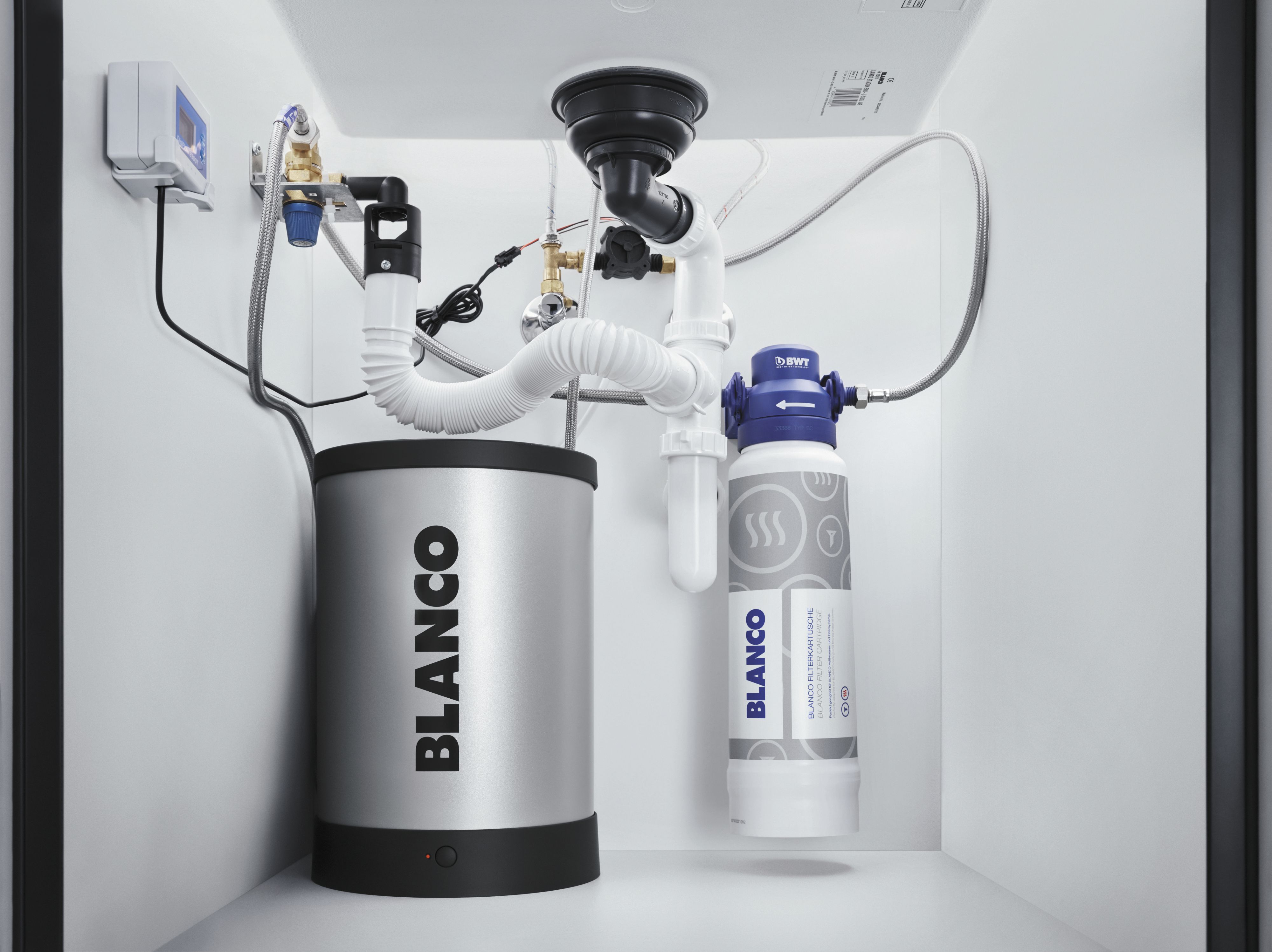 Installation professionnelle des mitigeurs intelligents BLANCO.