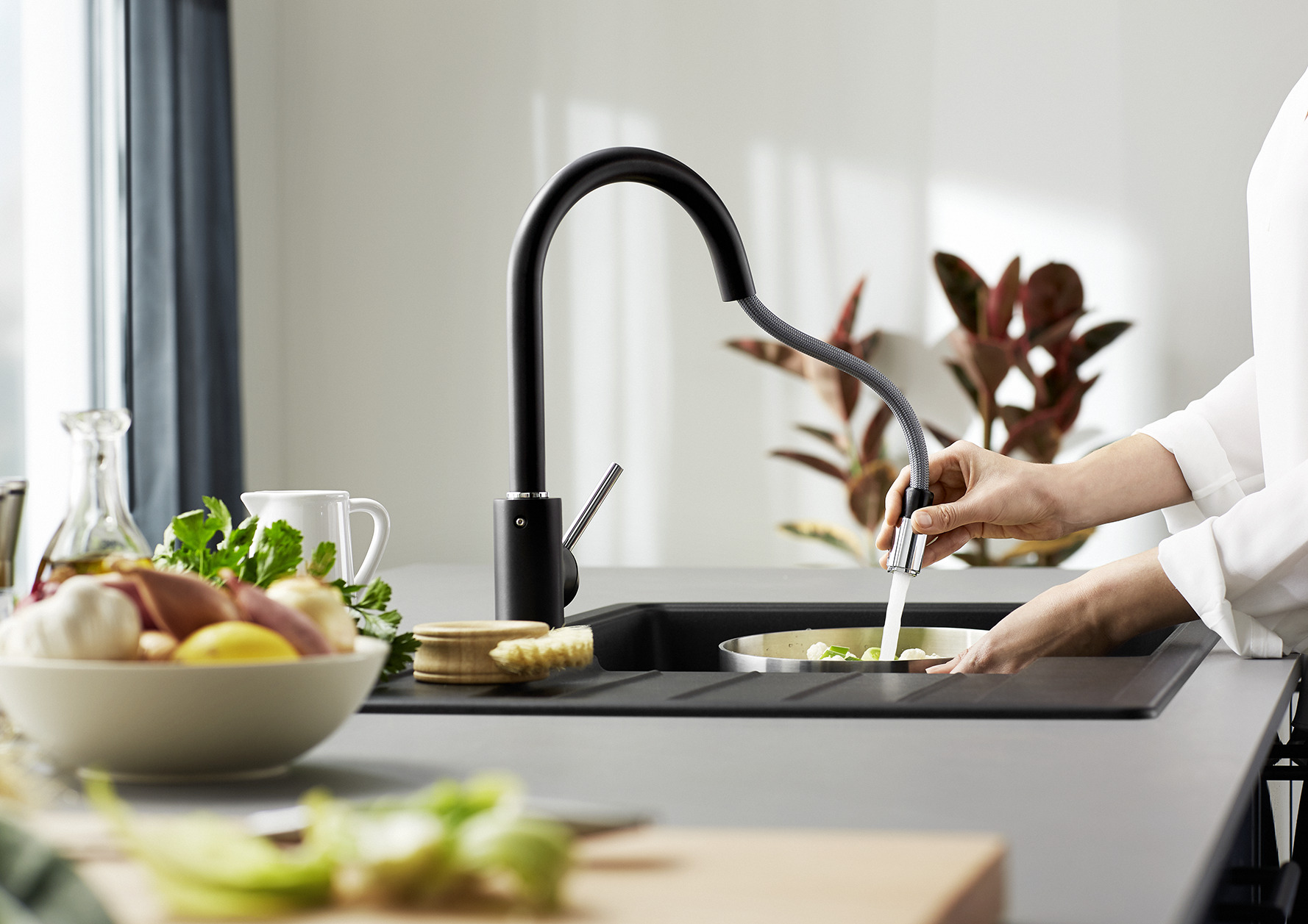 Mang đến thiết kế bán chuyên và cách sử dụng dễ dàng cho căn bếp của quý vị với BLANCO MIDA-S.