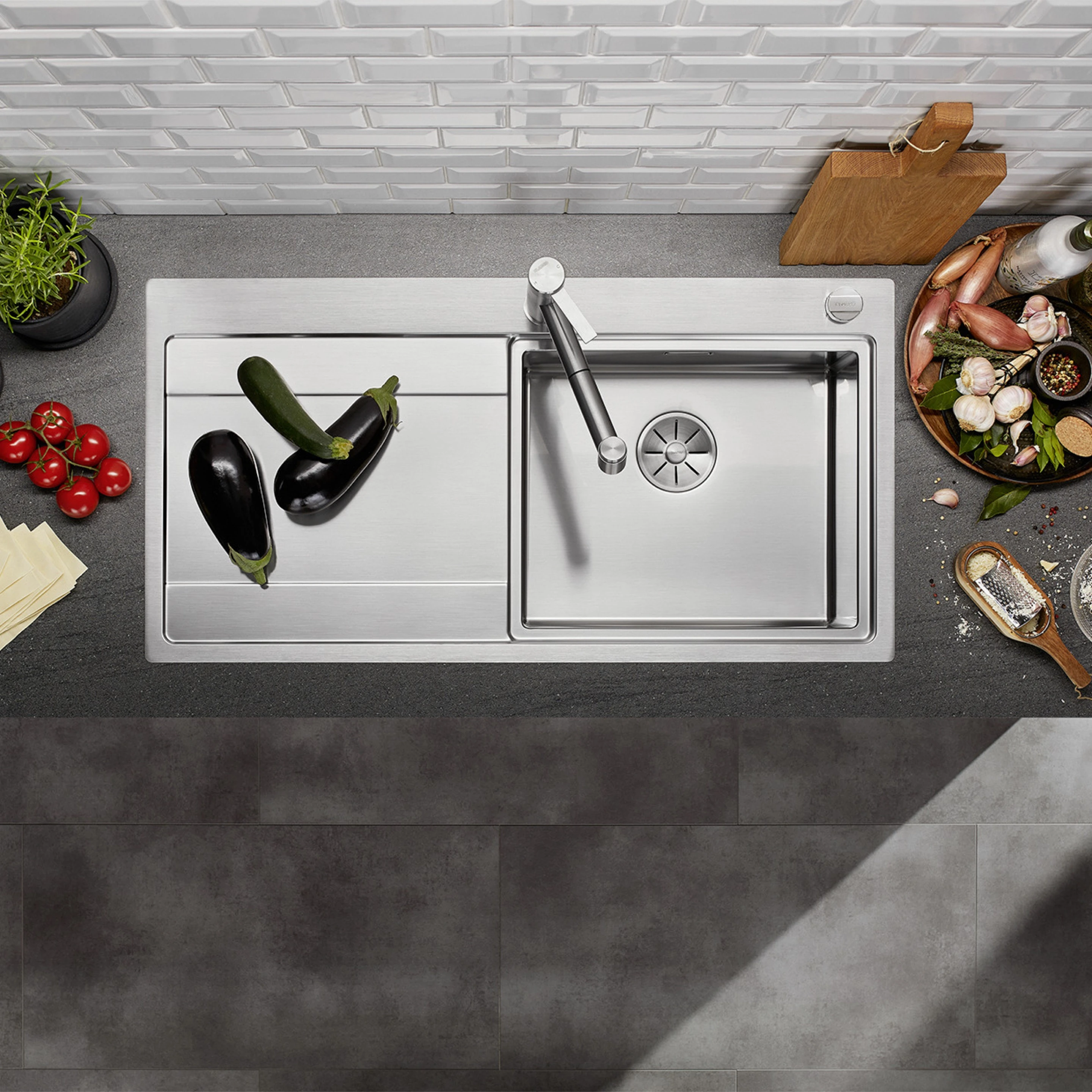 Maintain the shine and look of your sink with the right kind of cleaning.