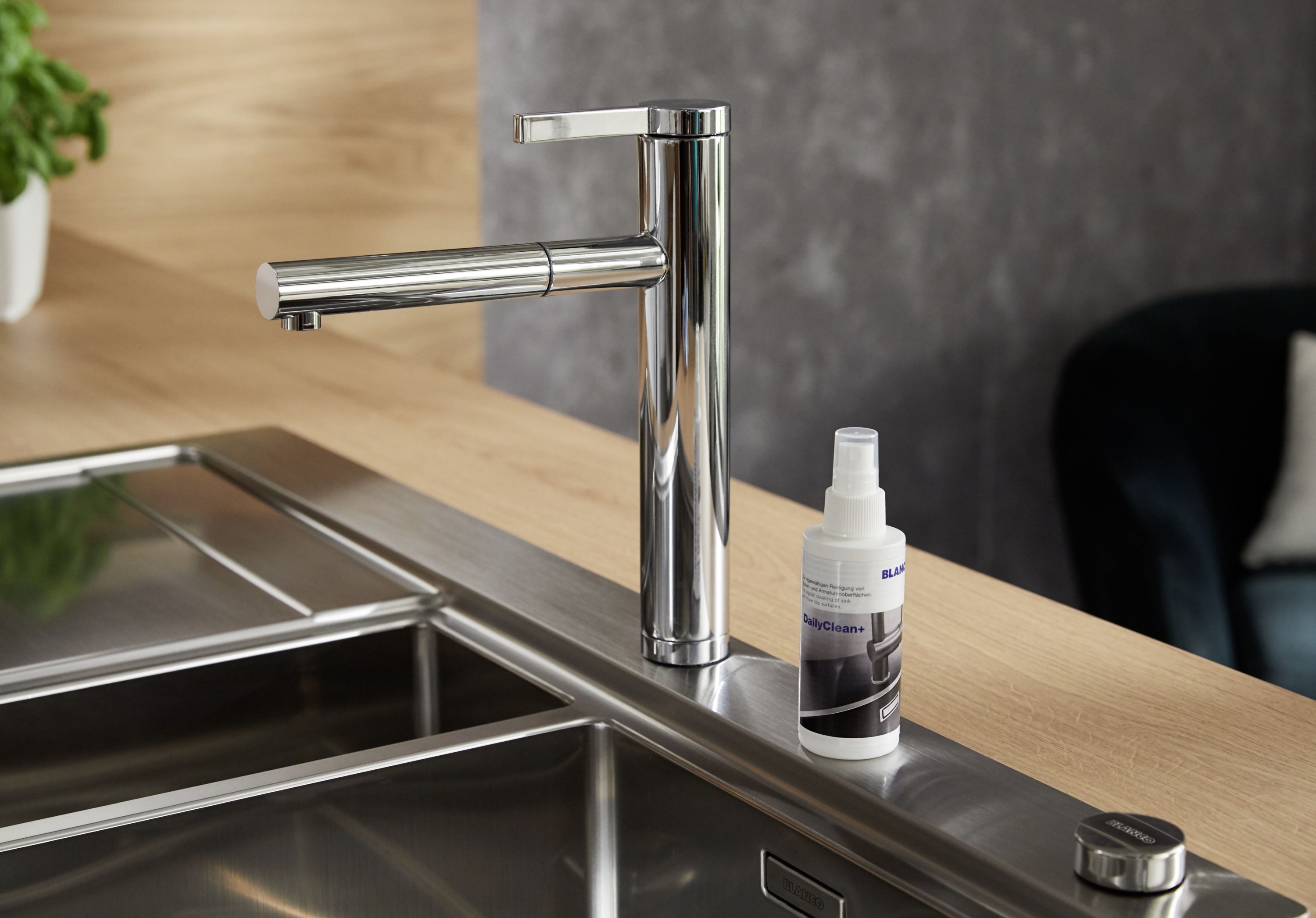 The professional BLANCO DailyClean+ limescale remover