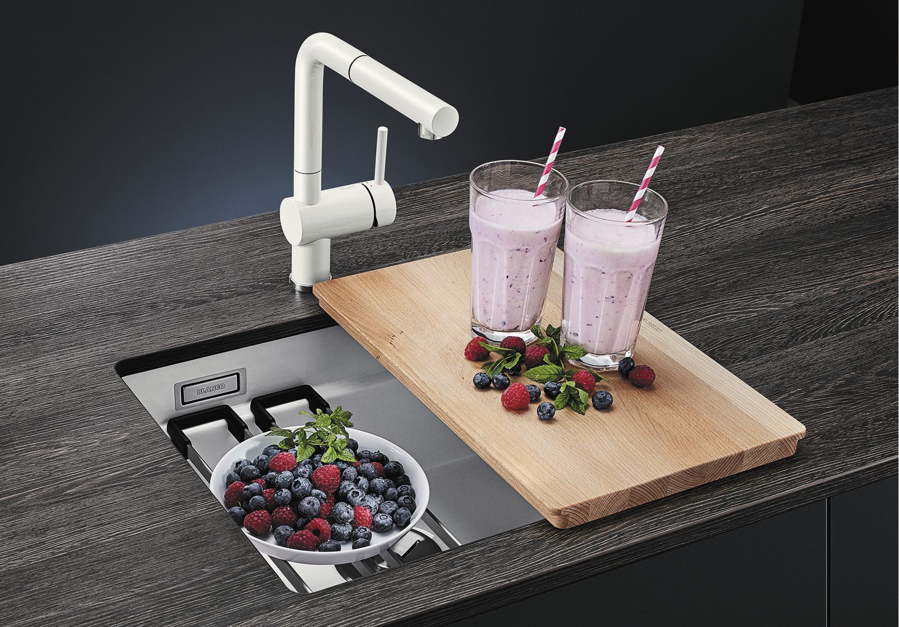 BLANCO ETAGON allows you to prepare for cooking optimally, across several levels