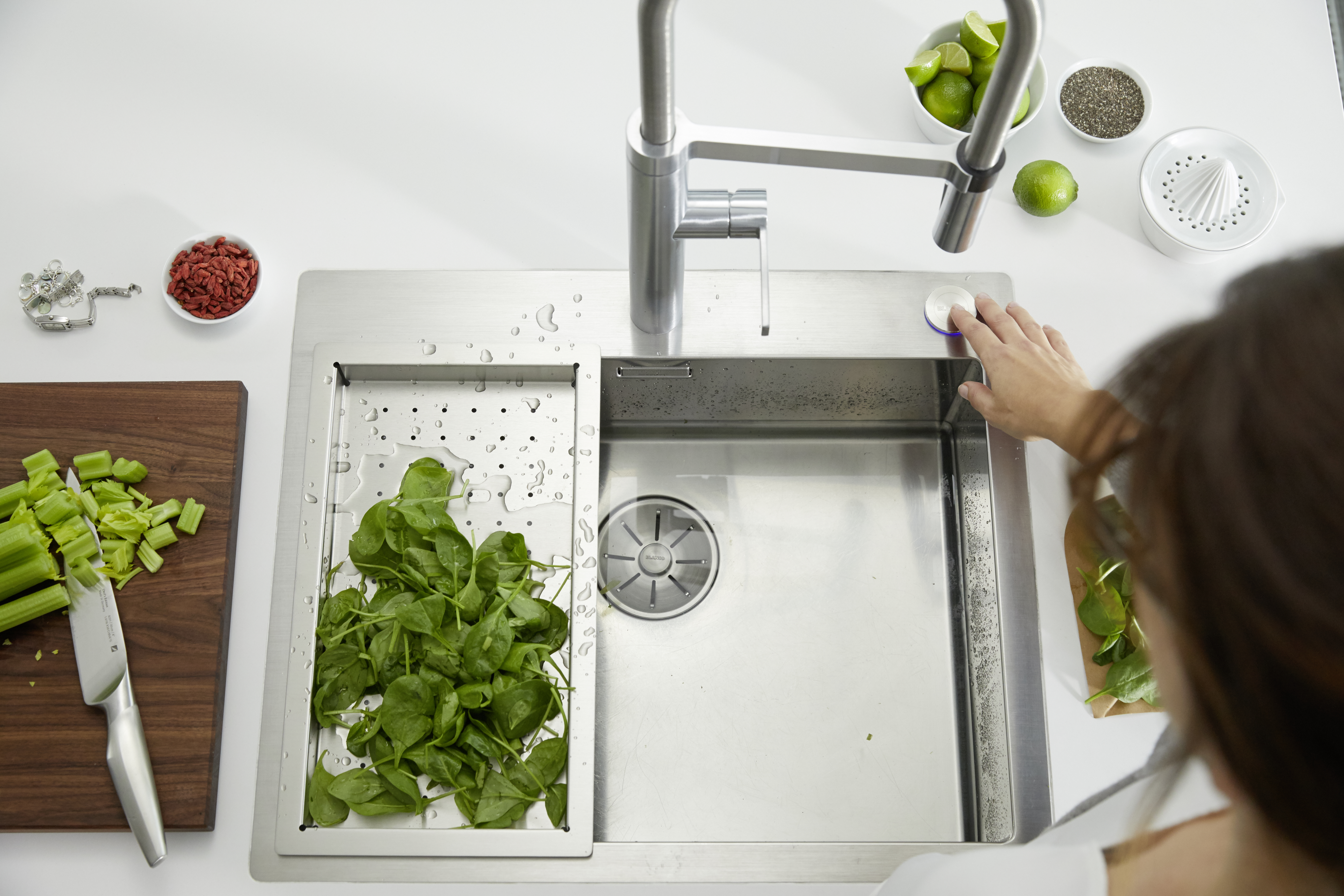 De roestvrijstalen spoelbak werkt flexibel in op de look van uw spoeltafel