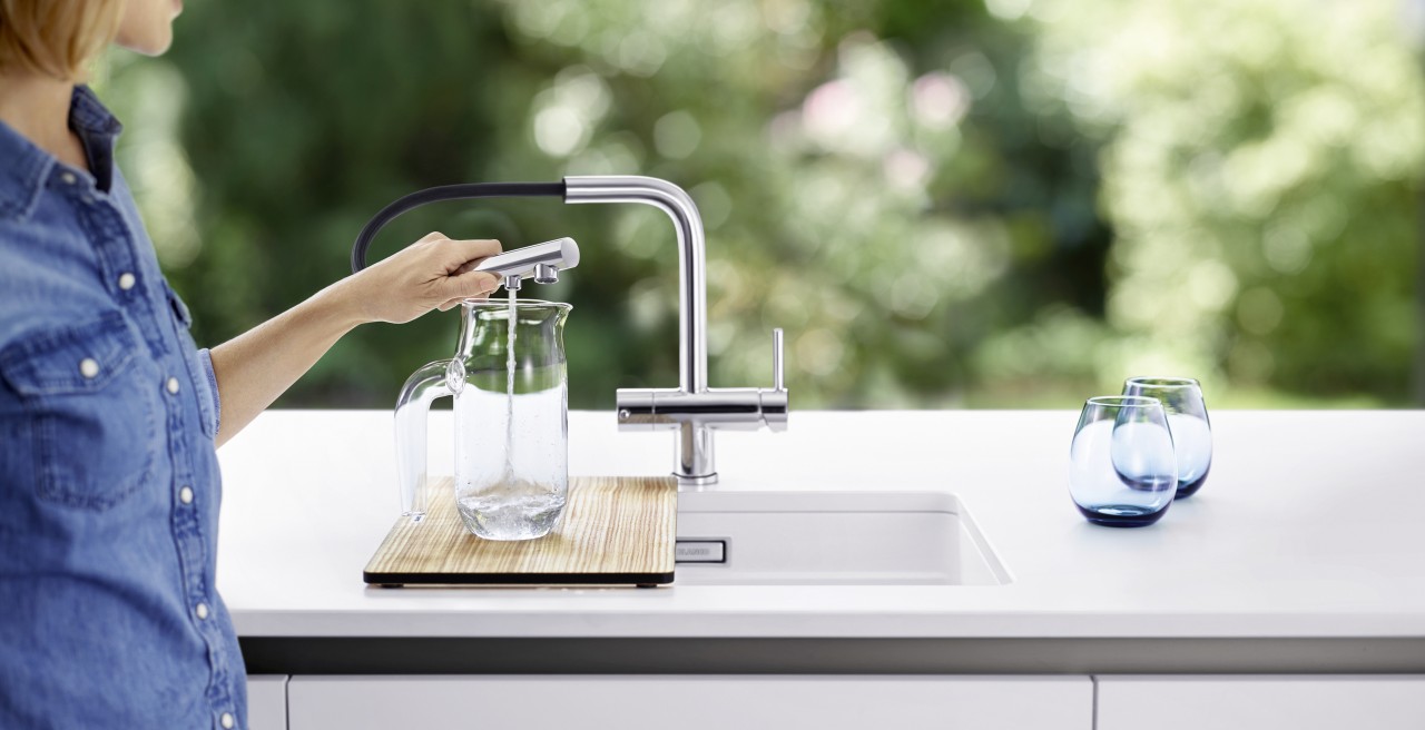 Moins de calcaire et plus de goût : Avec les systèmes de filtration BLANCO, l’eau est un vrai délice
